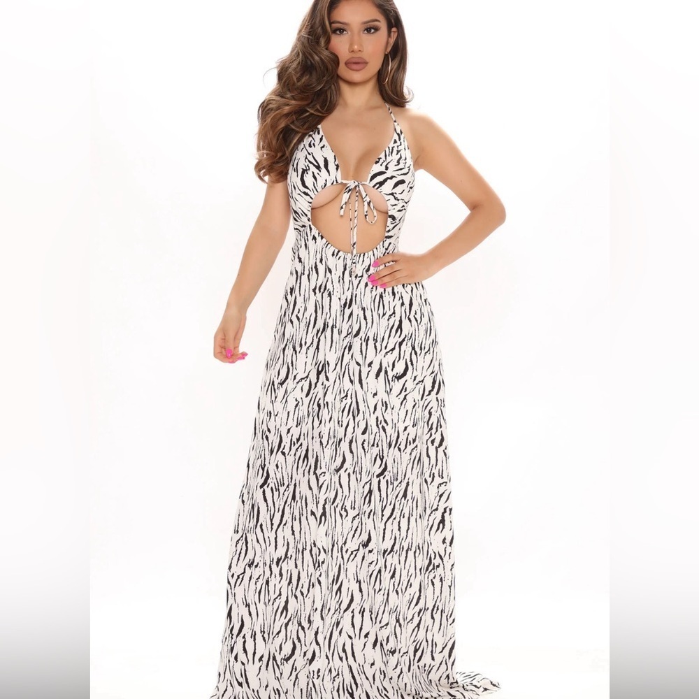 Zebra Print Maxi Cutout Halter Dress‎ Size Medium